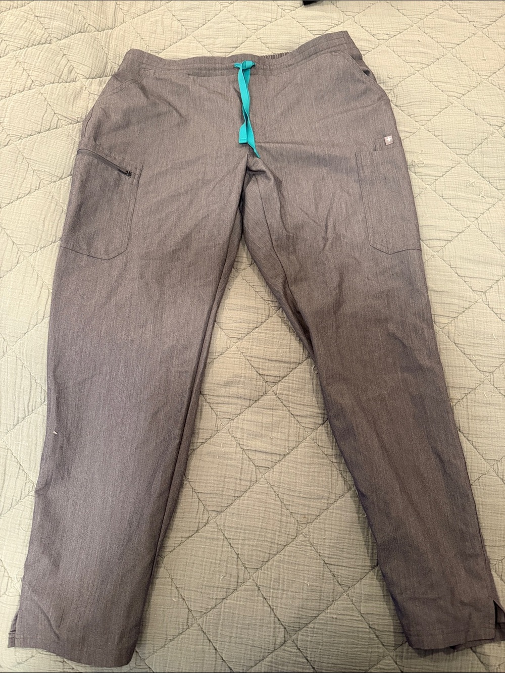 Women’s Gray Drawstring Figs Scrub Pants/Top set.